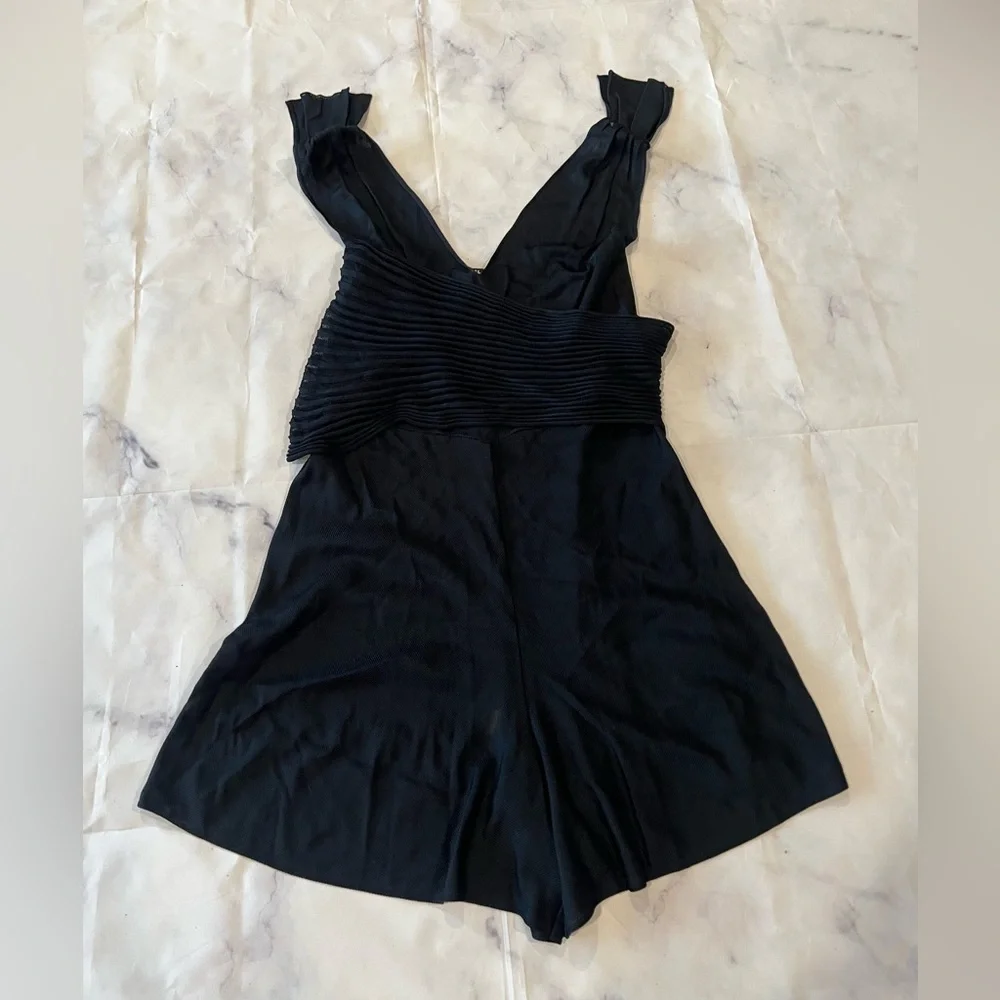 ONE DAY SALE✨ FINAL SALE🍒🤍 CHANEL jumper dress ✨